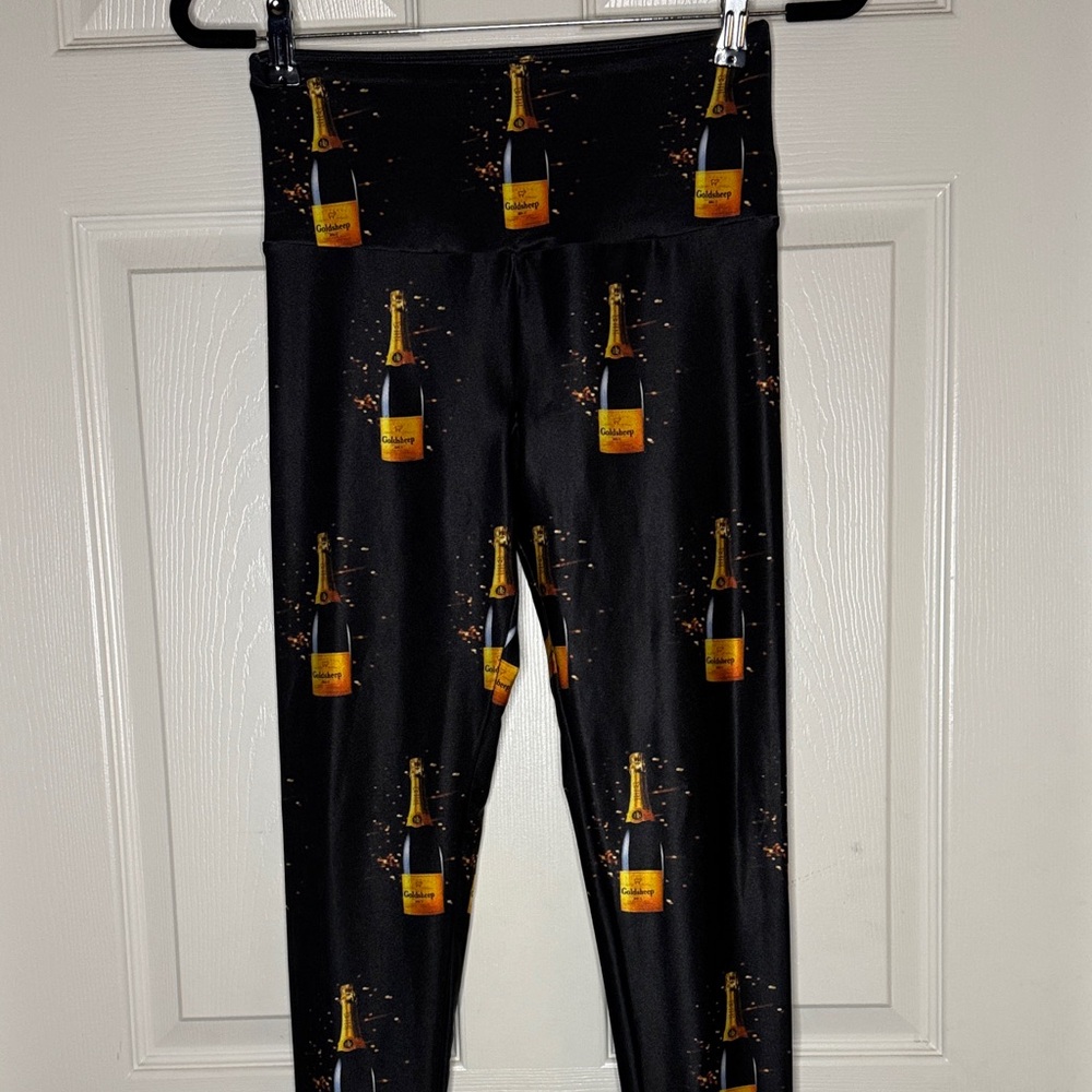 Goldsheep Black Leggings with Vibrant Champagne Design